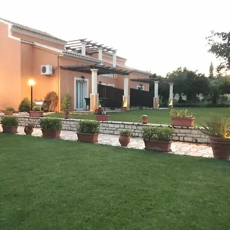Ballas Paradise Messonette Apartament *